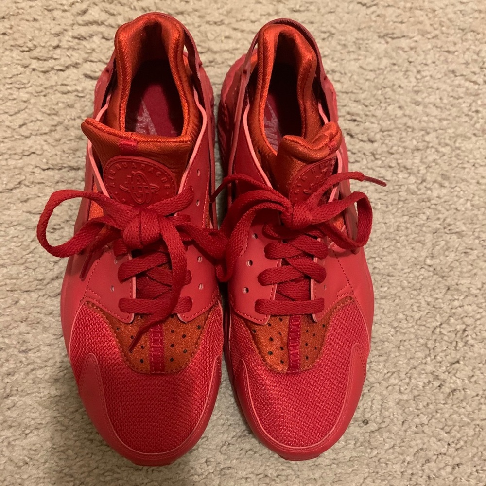 Red Huaraches